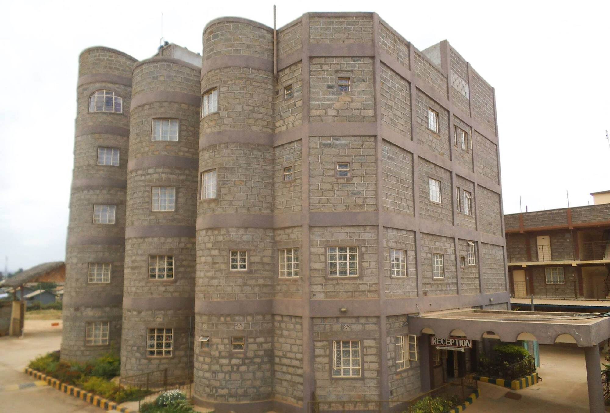 Nanyuki Simba Lodge Exteriör bild